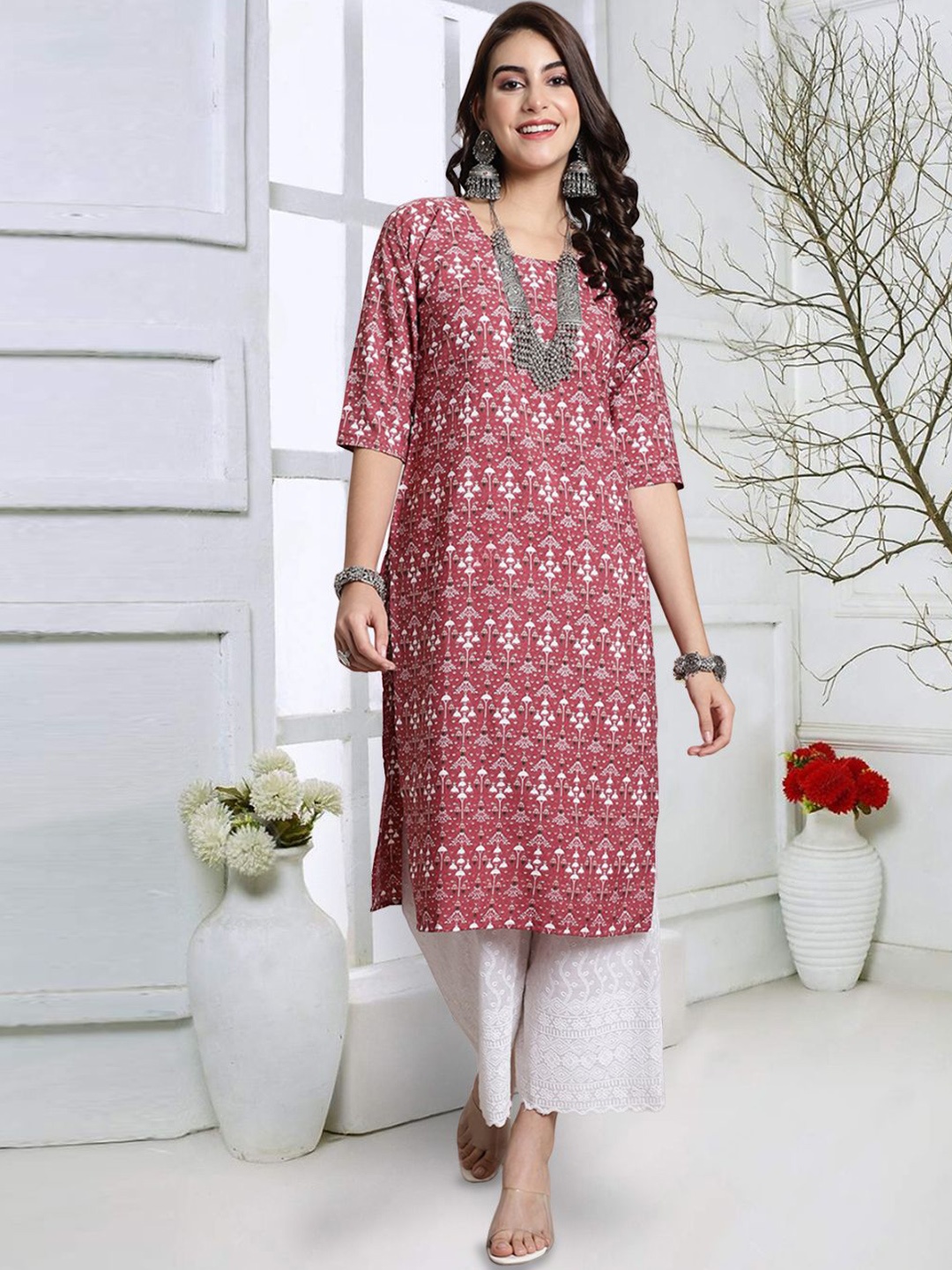 

7Threads Geometric Printed Round Neck Straight Kurta, Peach