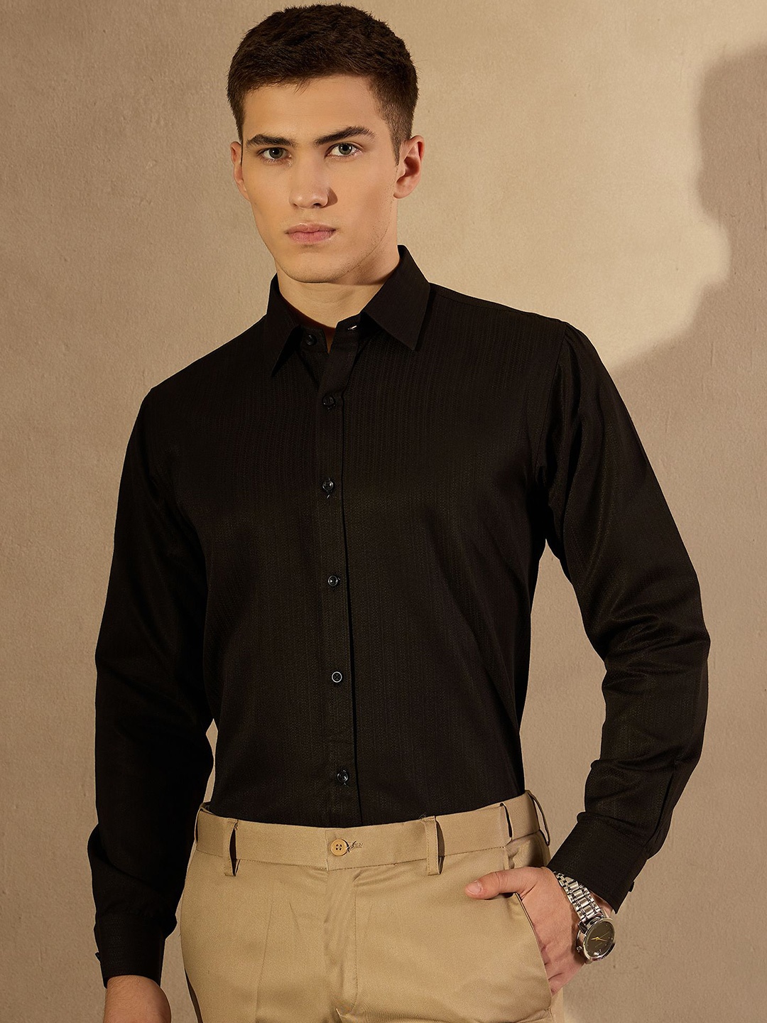 

DENNISON Men Smart Spread Collar Solid Party Shirt, Black