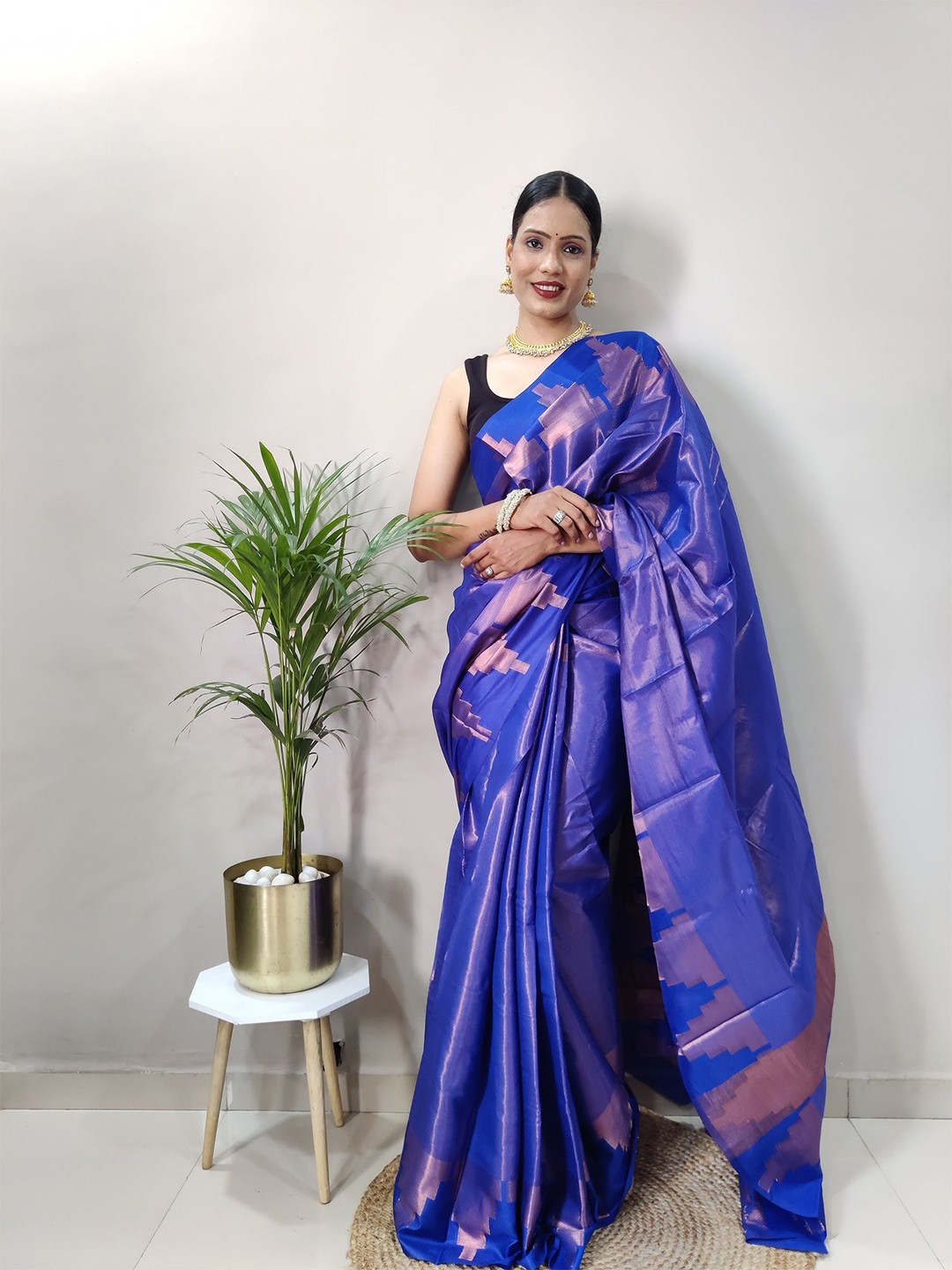 

Aika Silk Blend Saree, Blue