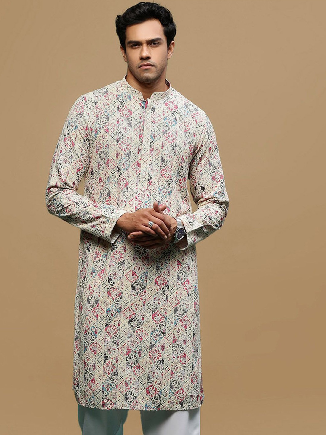 

Sanwara Geometric Embroidered Chikankari Cotton Straight Kurta, Blue