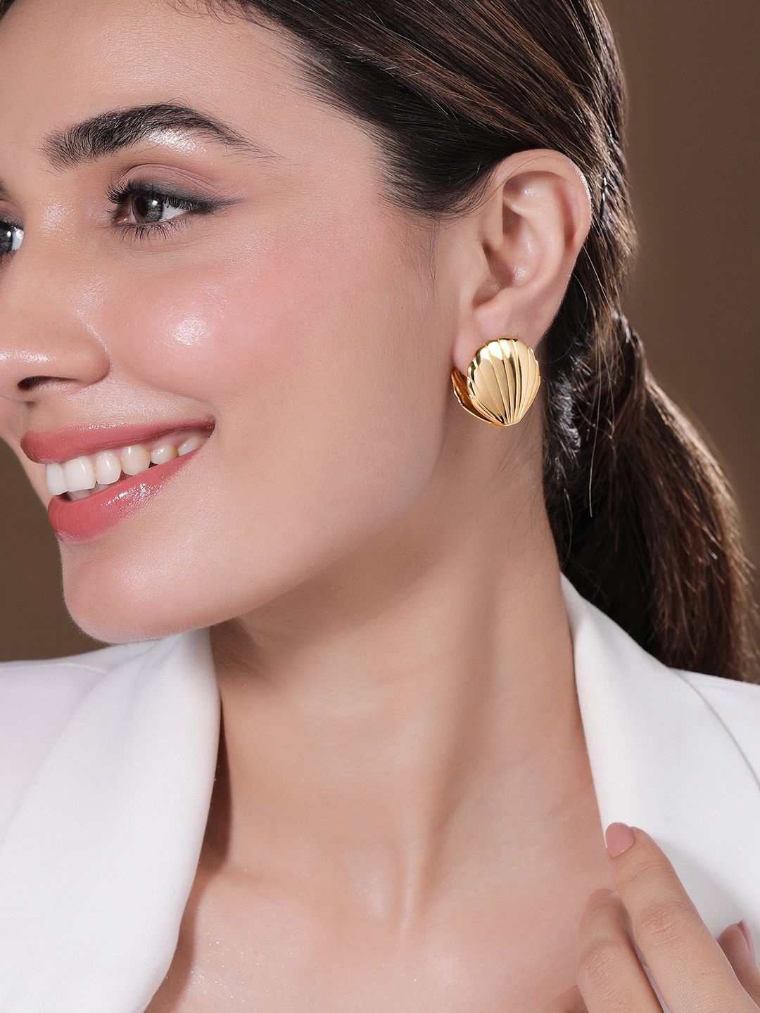 

Rubans 18K Gold Plated Tarnish-Free Waterproof Shell Design Demi-Fine Hoop Earrings