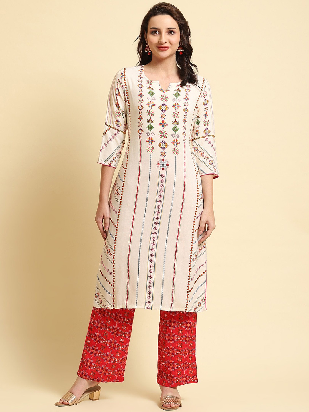 

Shree Geometric Printed Round Neck Liva Straight Kurta With Trousers, Off white