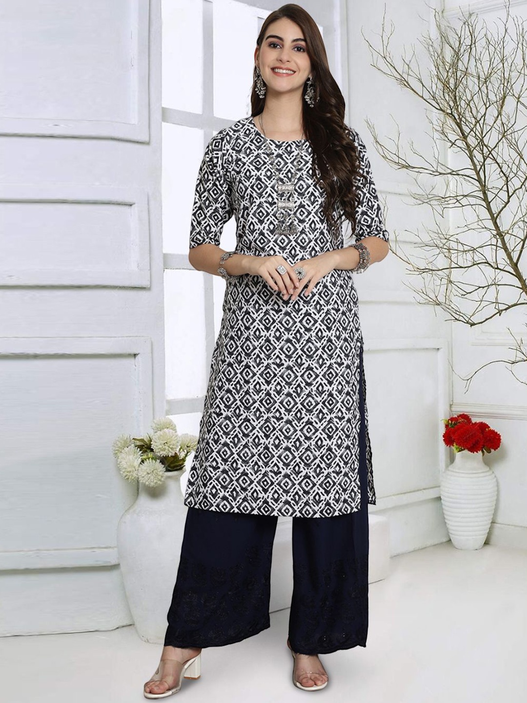 

7Threads Geometric Printed Round Neck Straight Kurta, White