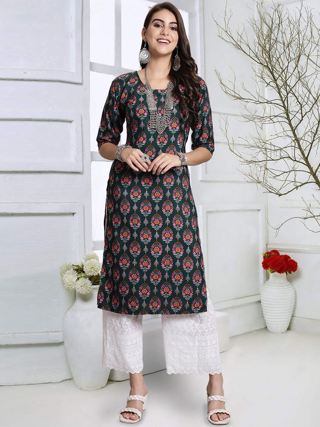 

7Threads Ethnic Motifs Printed Crepe Straight Kurta, Green