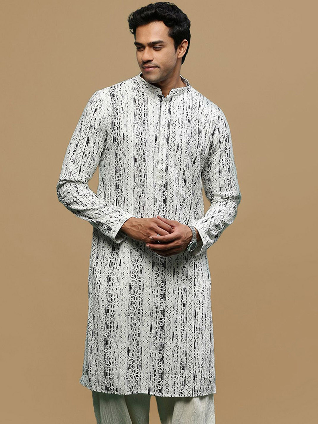 

Sanwara Embroidered Sequinned Mandarin Collar Cotton Straight Kurta, Black