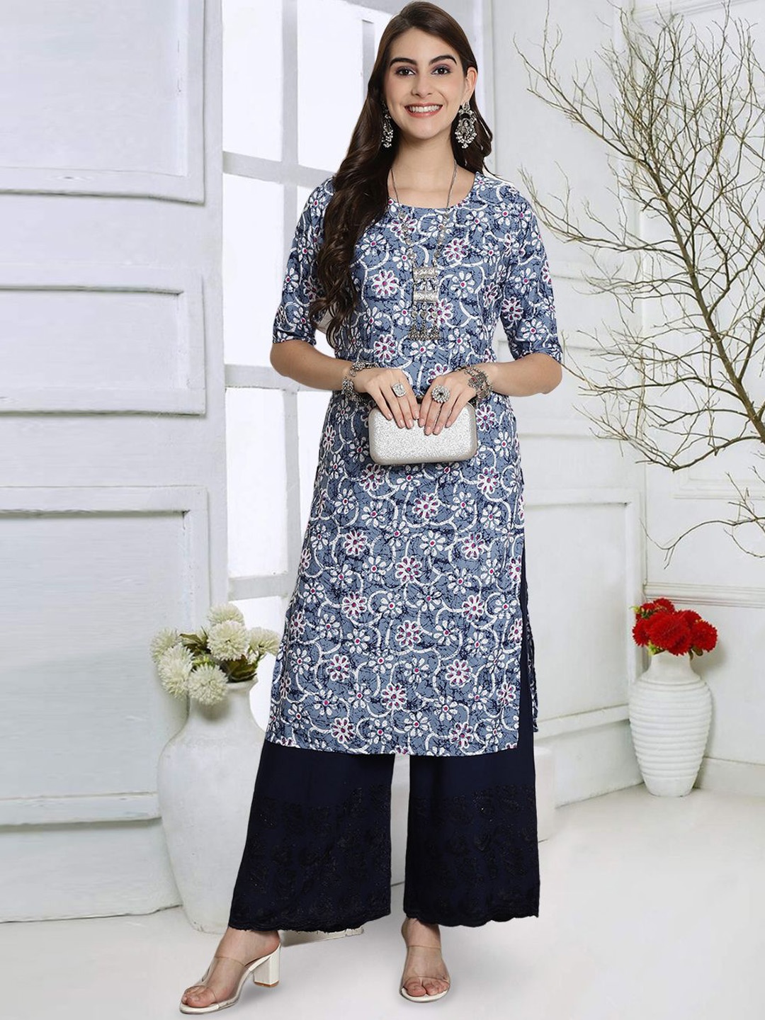 

7Threads Floral Printed Round Neck Regular Crepe Straight Kurta, Blue