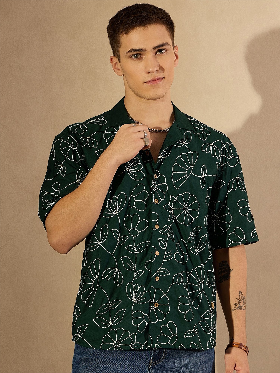 

DENNISON Men Smart Embroidery Oversized Cotton Casual Shirt, Green