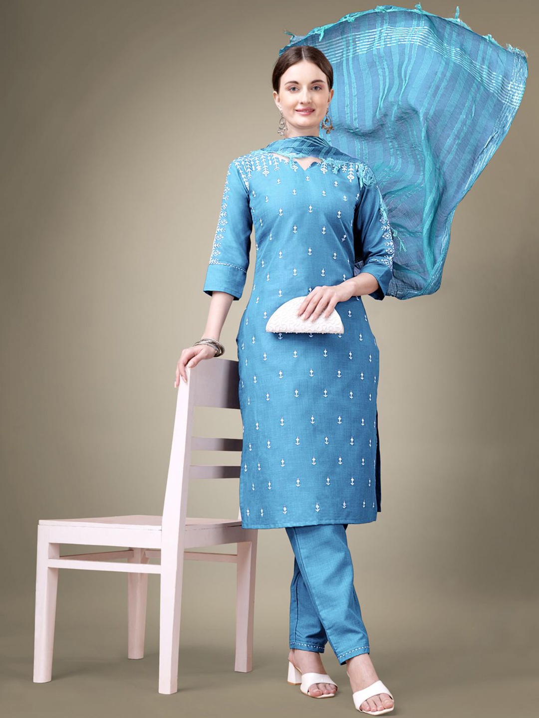 

WILNERCROWN Floral Embroidered Notch Neck Straight Kurta With Churidar & With Dupatta, Blue
