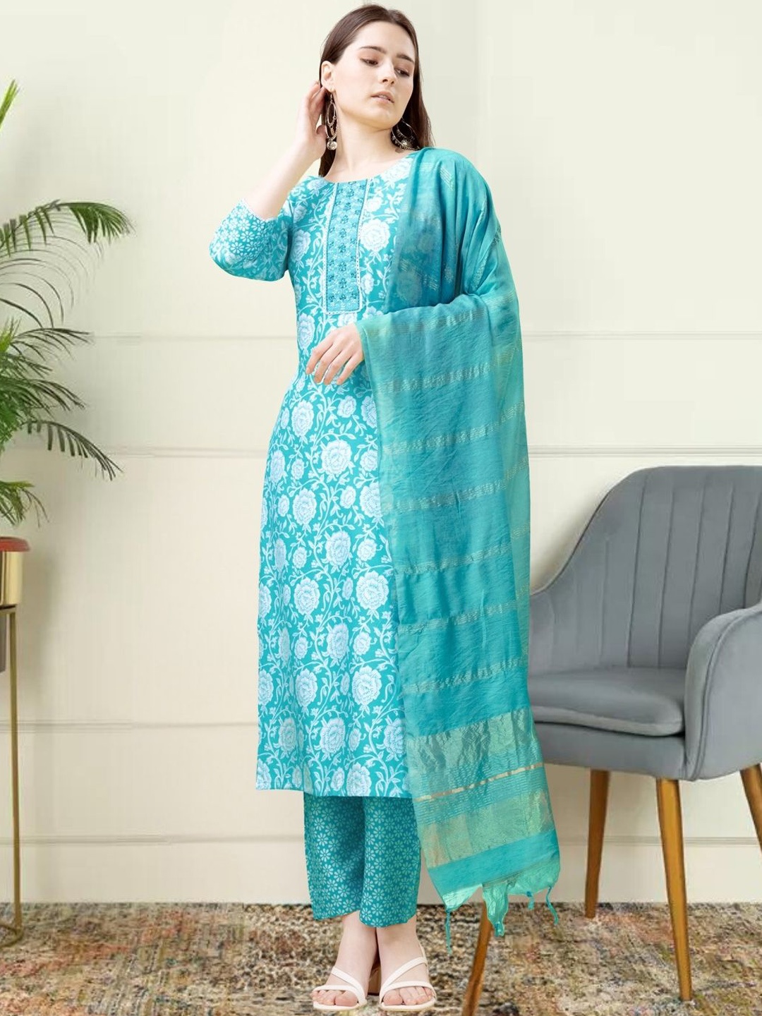 

KAZIA Floral Printed Thread Work Kurta with Trousers & Dupatta, Blue