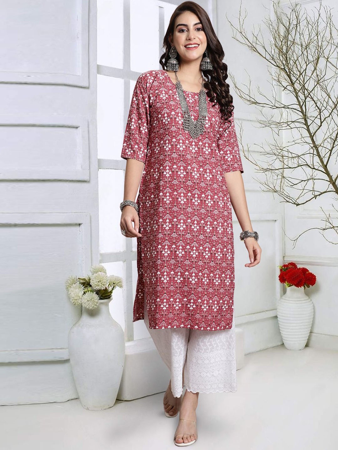 

7Threads Ethnic Motifs Printed Round Neck Crepe Straight Kurta, Red