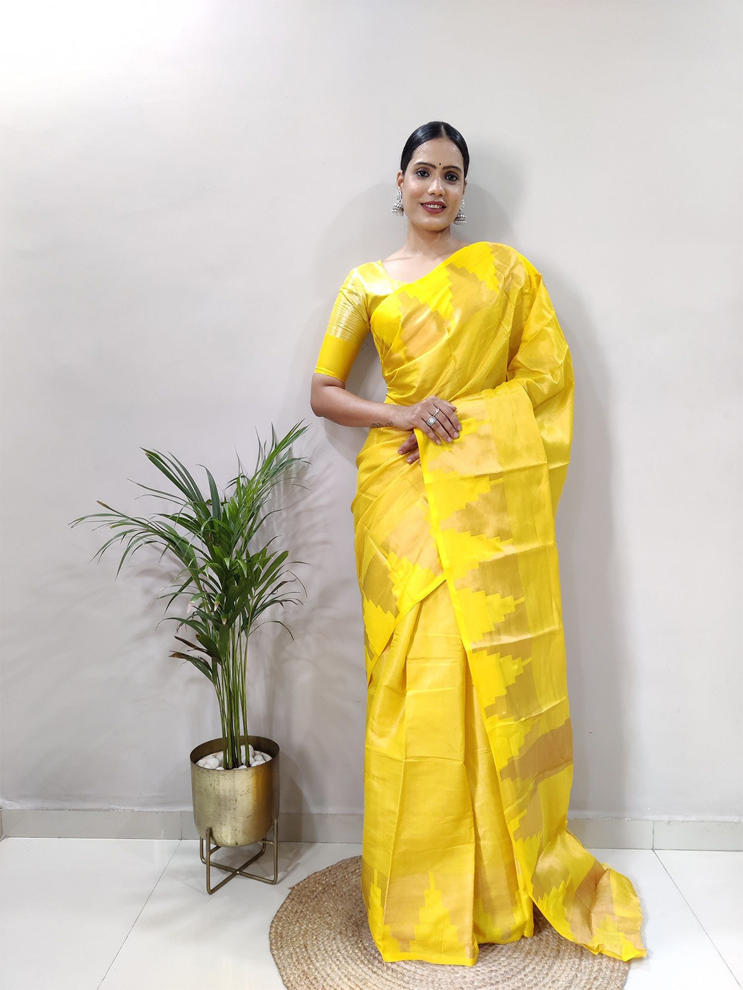 

Aika Zari Saree, Yellow