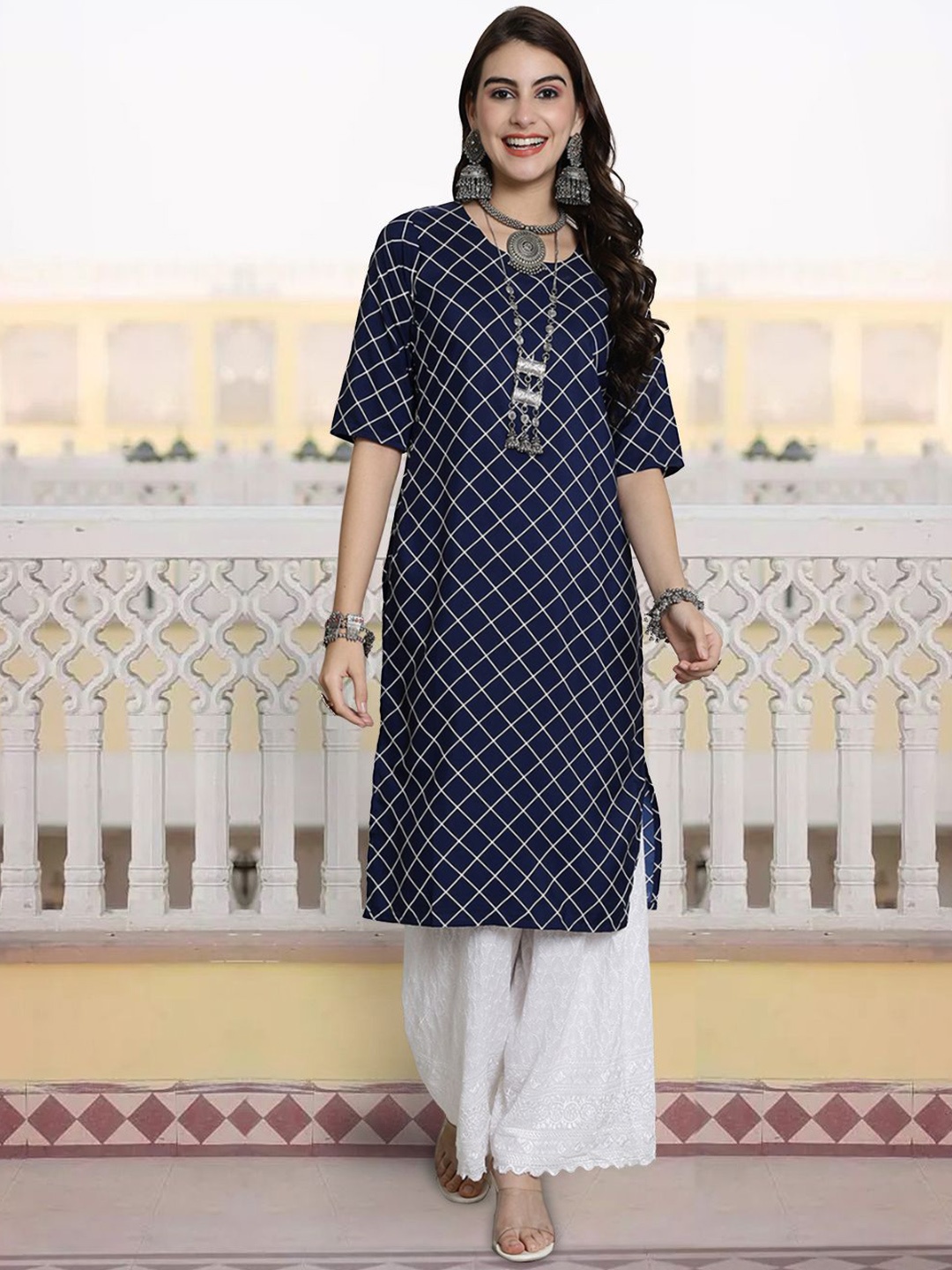 

7Threads Checked Round Neck Straight Kurta, Navy blue