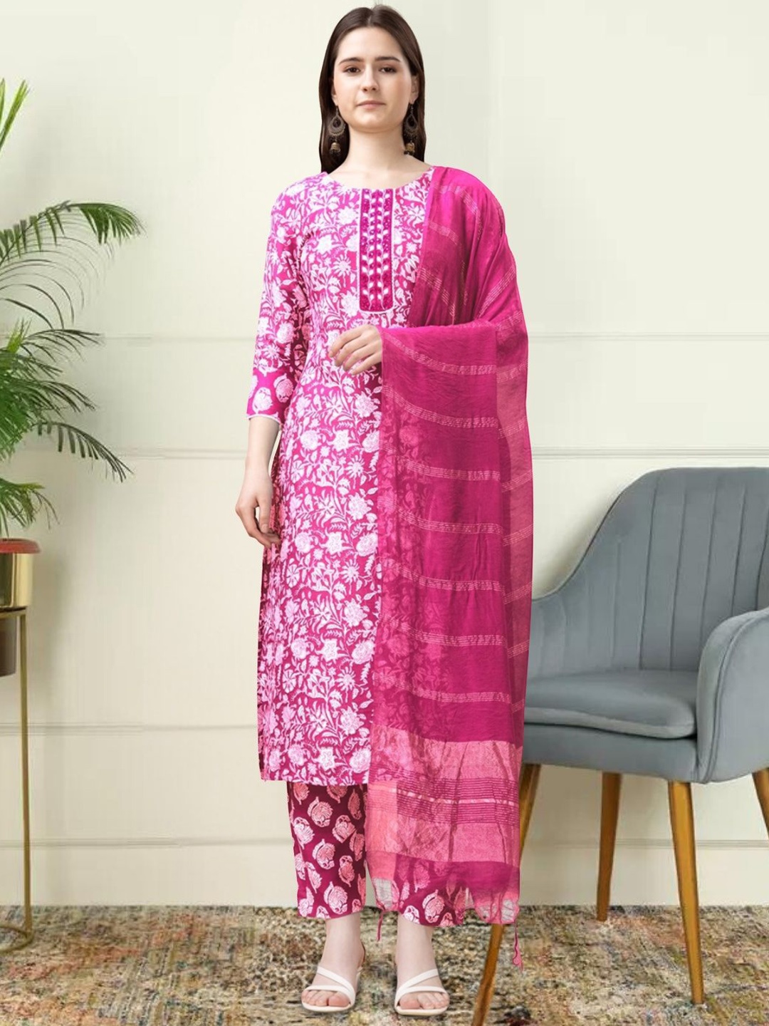 

KAZIA Floral Printed Thread Work Kurta with Trousers & Dupatta, Pink