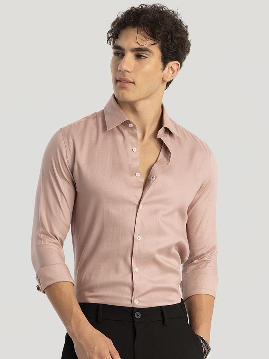 

Snitch Men Smart Spread Collar Solid Cotton Slim Fit Formal Shirt, Peach