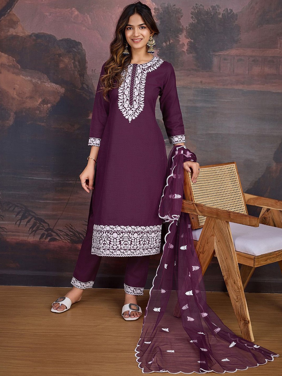 

House of Pataudi Floral Embroidered Straight Kurta Set With Dupatta, Purple