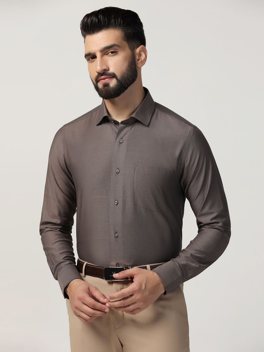 

Blackberrys Men India Slim Cutaway Collar Textured Solid Cotton Formal Shirt, Grey