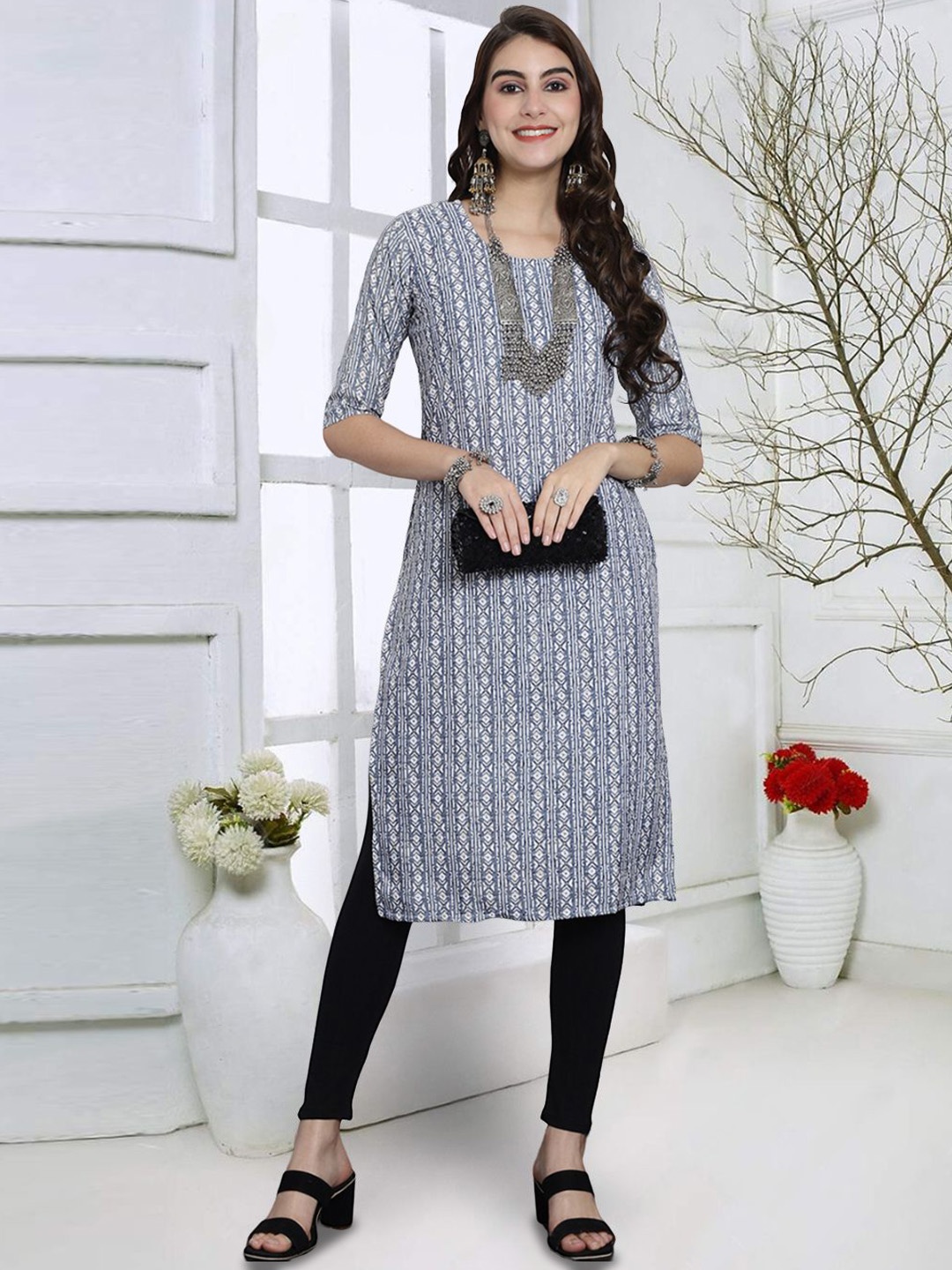 

7Threads Geometric Printed Round Neck Crepe Straight Kurta, Multi