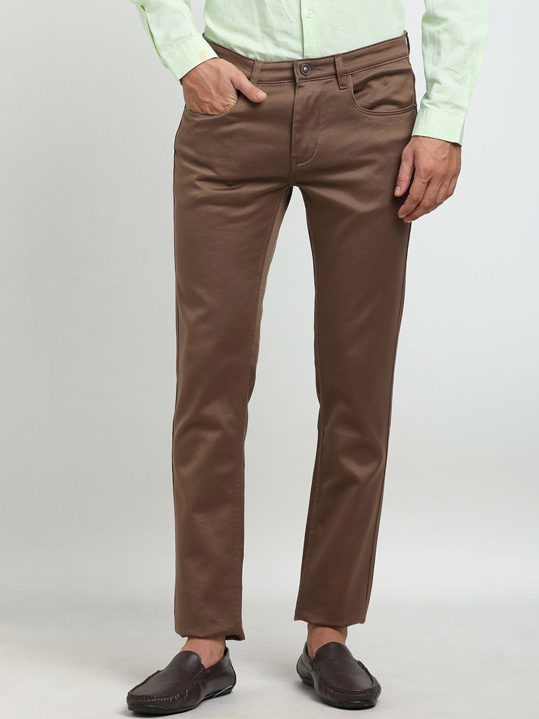 

Turtle Men Narrow Tapered Fit Stretchable Jeans, Brown