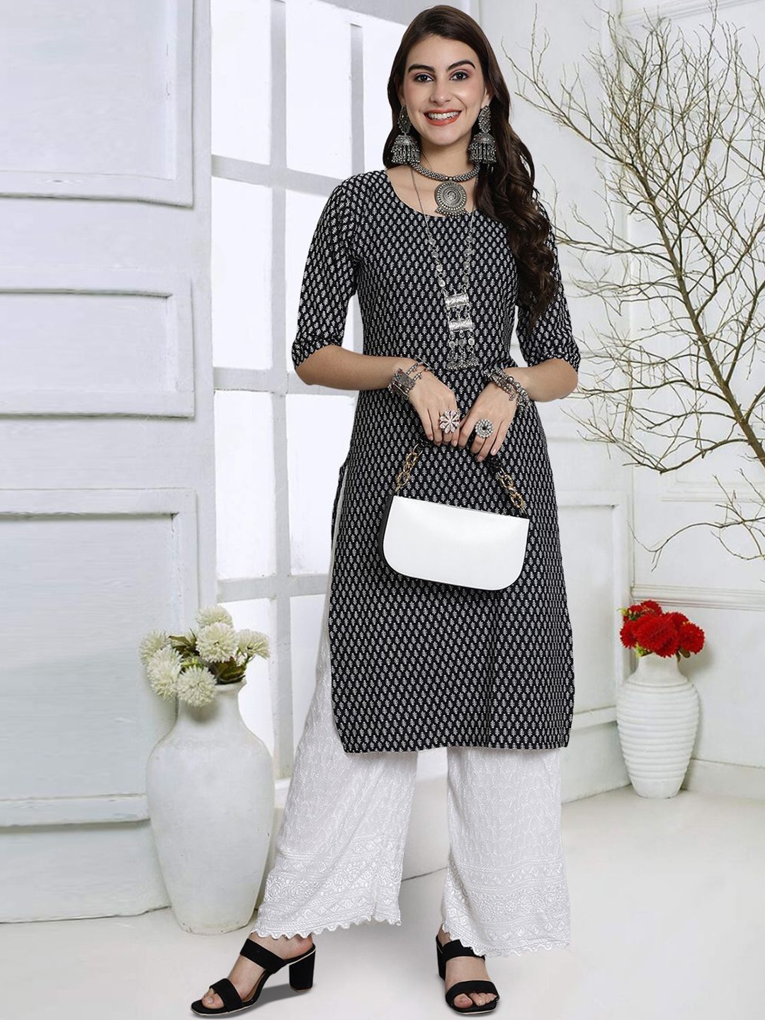 

7Threads Floral Printed Round Neck Straight Kurta, Black