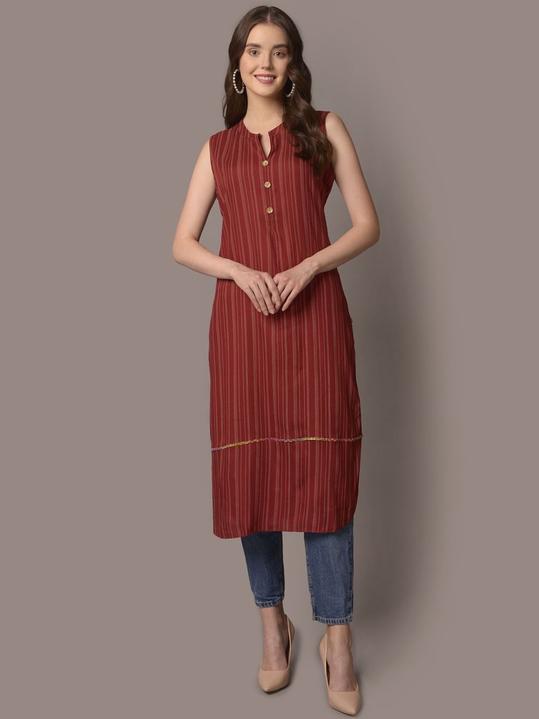 

Shree Striped Mandarin Collar Sleeveless Straight Kurta, Maroon