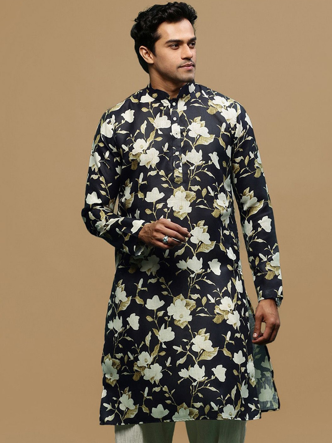 

Sanwara Floral Printed Mandarin Collar Linen Straight Kurta, Black