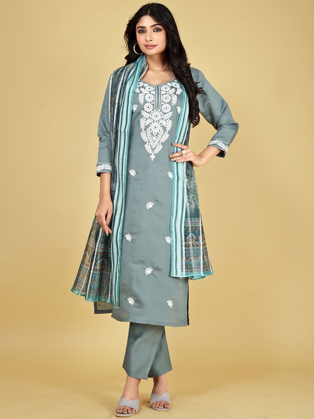 

JDS LIFESTYLE Floral Embroidered Cotton Silk Straight Kurta With Trousers & Dupatta, Blue