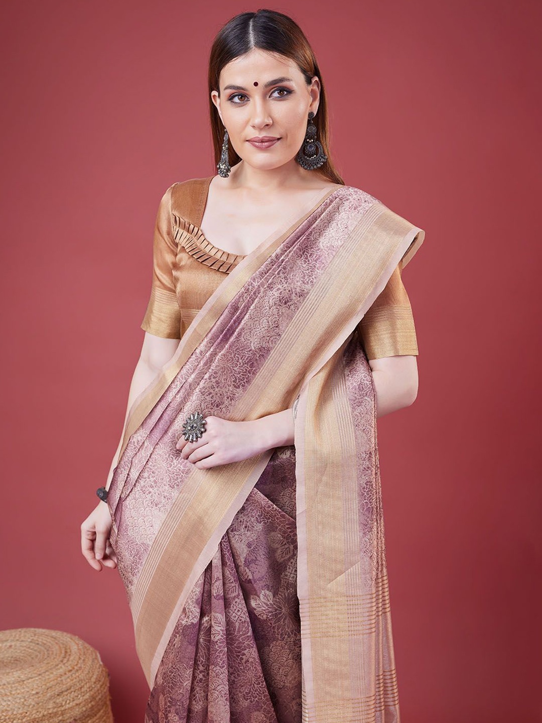 

DOI MOI Ethnic Motif Zari Banarasi Saree, Pink