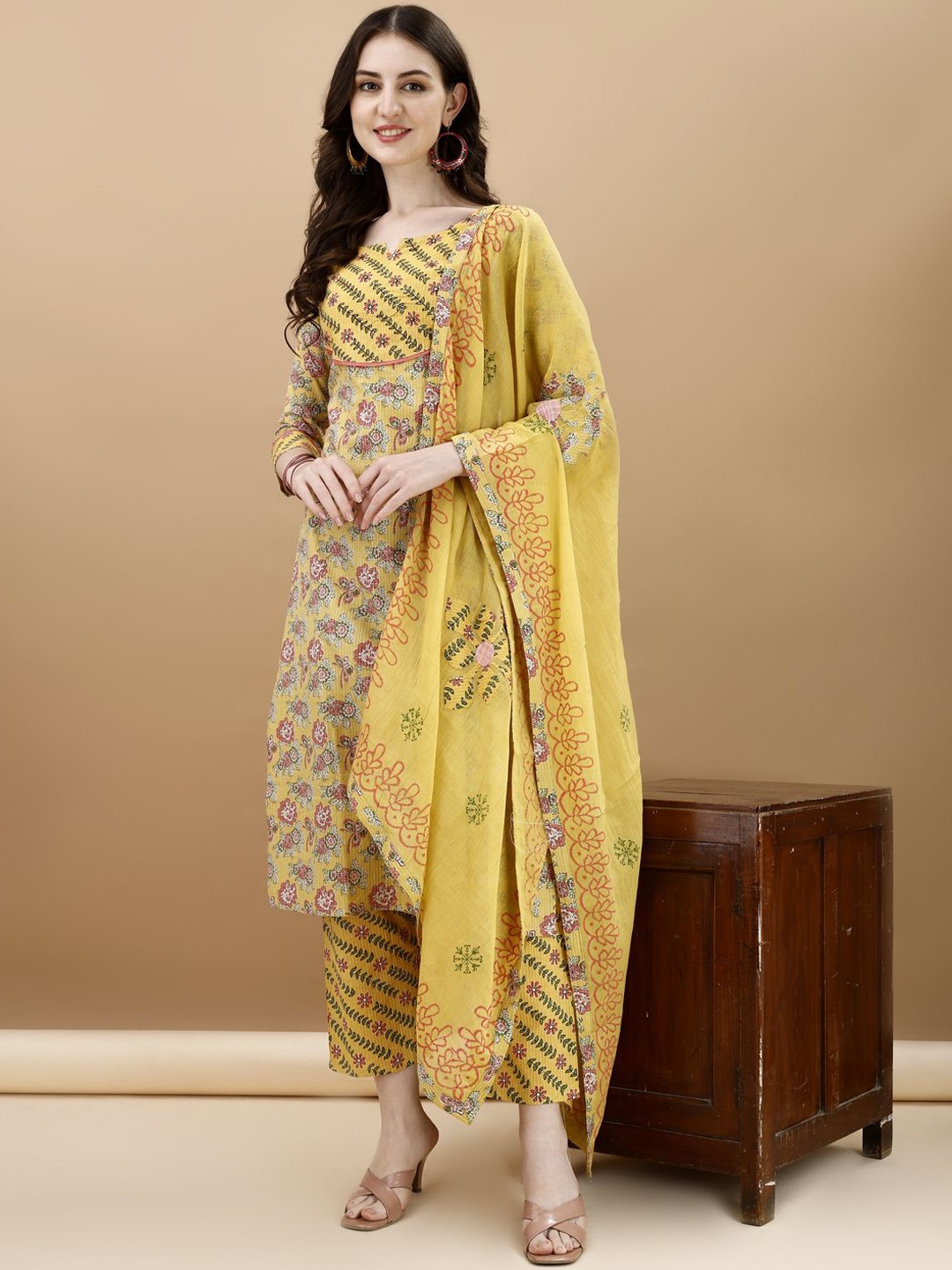 

KUNDAN FAB Floral Printed Pure Cotton Kurta With Pyjama & Dupatta, Yellow