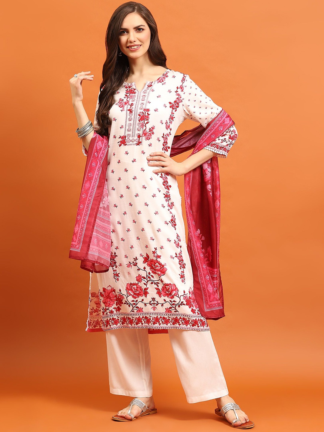 

Shree Floral Printed Straight Kurta With Trouses & Dupatta, Maroon