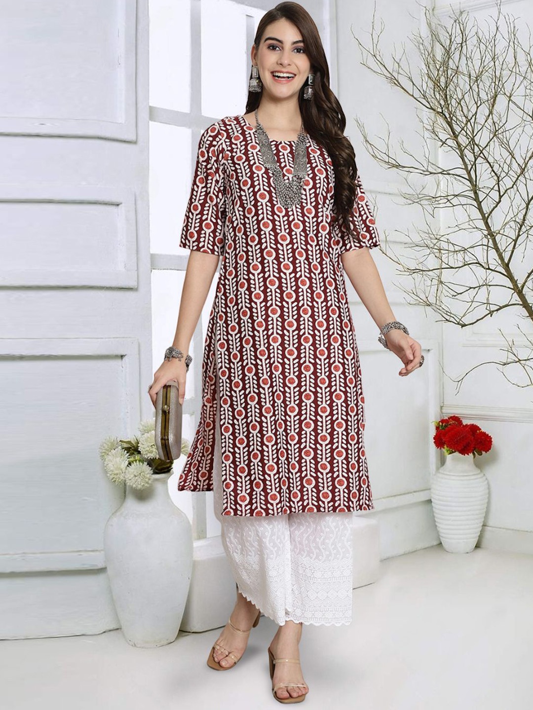 

7Threads Geometric Printed Round Neck Straight Kurta, Maroon