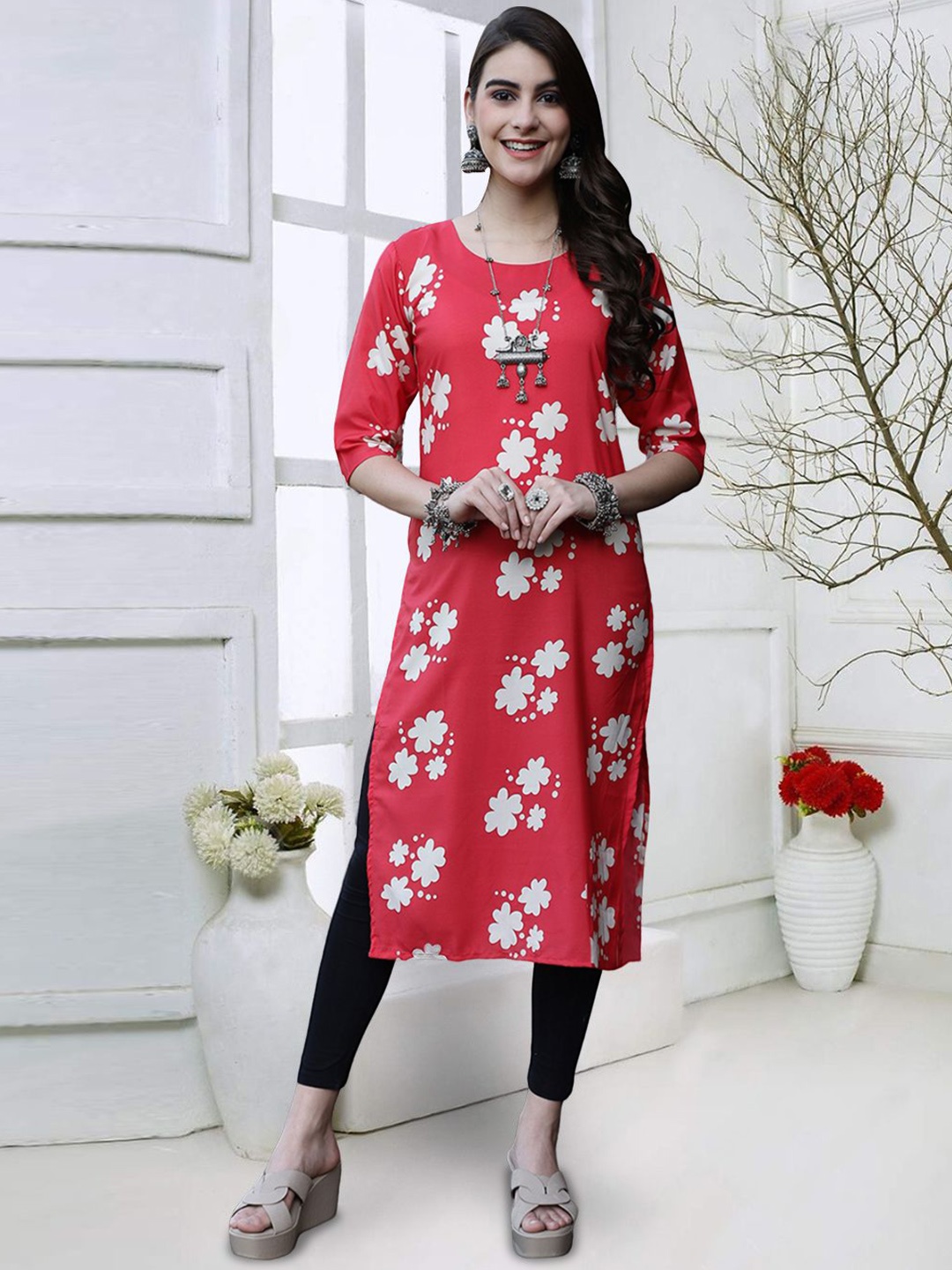 

7Threads Floral Printed Round Neck Regular Crepe Straight Kurta, Red