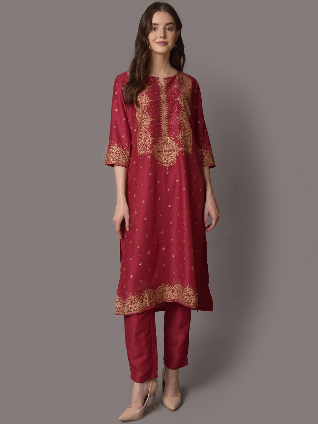 

Shree Floral Printed Regular Liva Straight Kurta with Trousers, Maroon