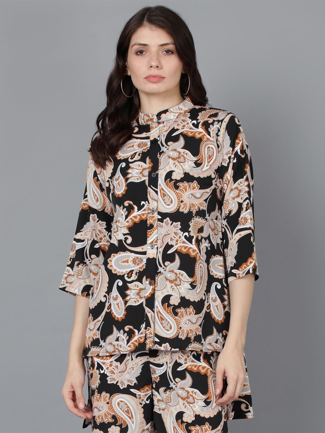 

Murcia Women Floral Printed Mandarin Collar Top, Black