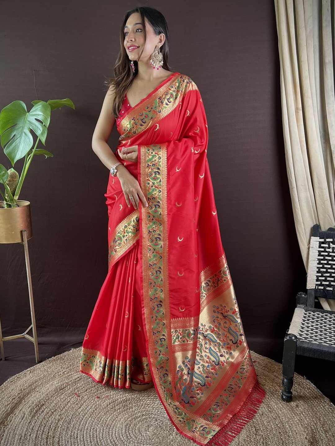 

Ekta Textiles Woven Design Zari Pure Silk Paithani Saree, Red