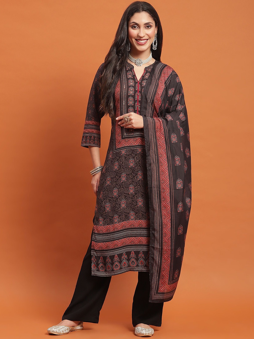 

Shree Floral Printed Mandarin Collar Sequinned Straigt Kurta With Trousers & Dupatta, Black