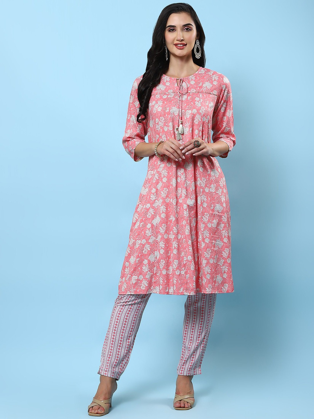 

Shree Floral Printed Regular Gotta Patti Liva Straight Kurta with Trousers, Pink