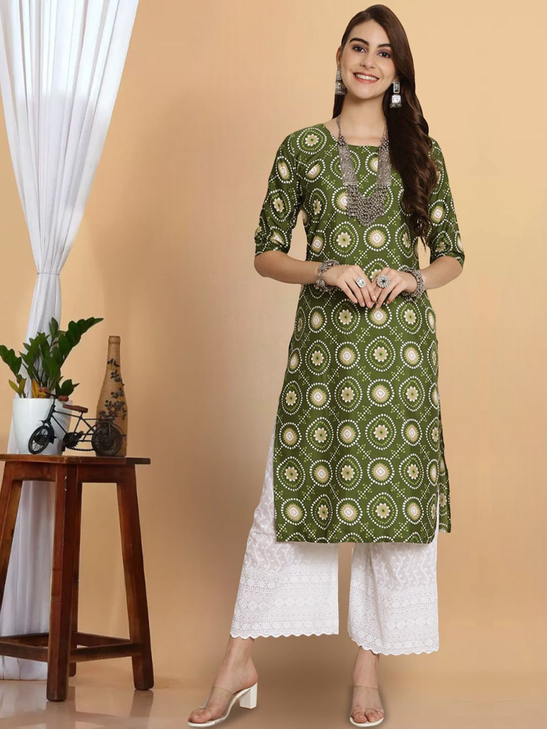 

7Threads Geometric Printed Round Neck Regular Crepe Straight Kurta, Olive