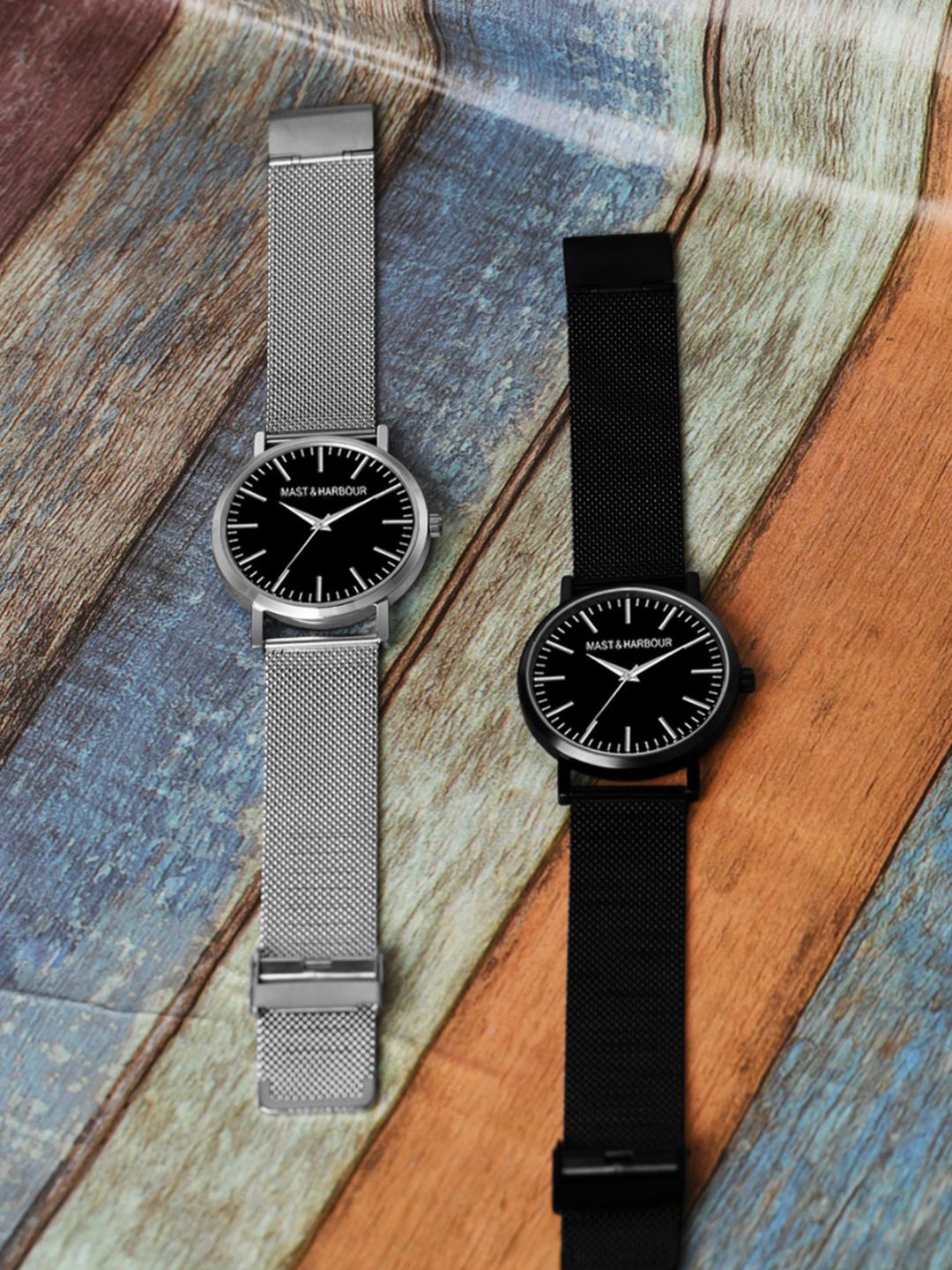 

Mast & Harbour Men Embellished Dial & Stainless Steel Bracelet Style Straps Analogue Watch M&HWatchP2-01, Black