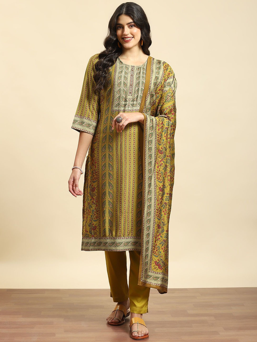

Shree Floral Printed Liva Kurta with Trousers & Dupatta, Olive