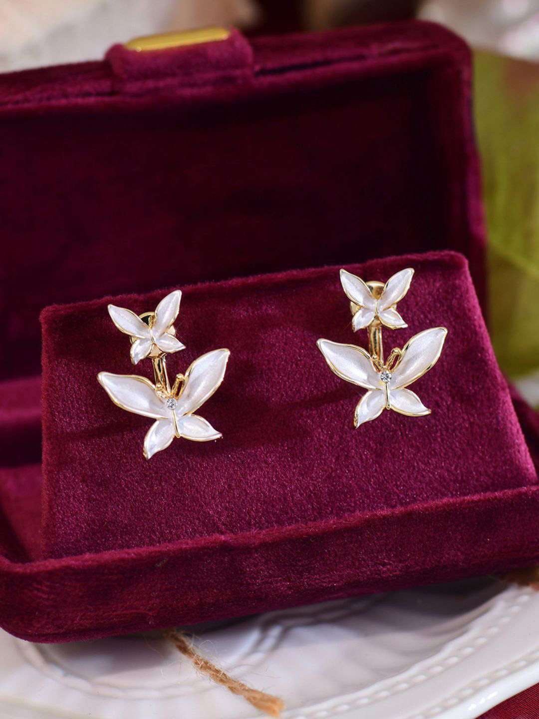 

DressBerry Gold-Plated Butterfly Drop Earrings
