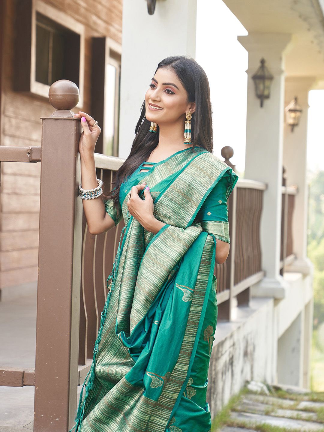 

DOI MOI Ethnic Motifs Zari Banarasi Saree, Teal