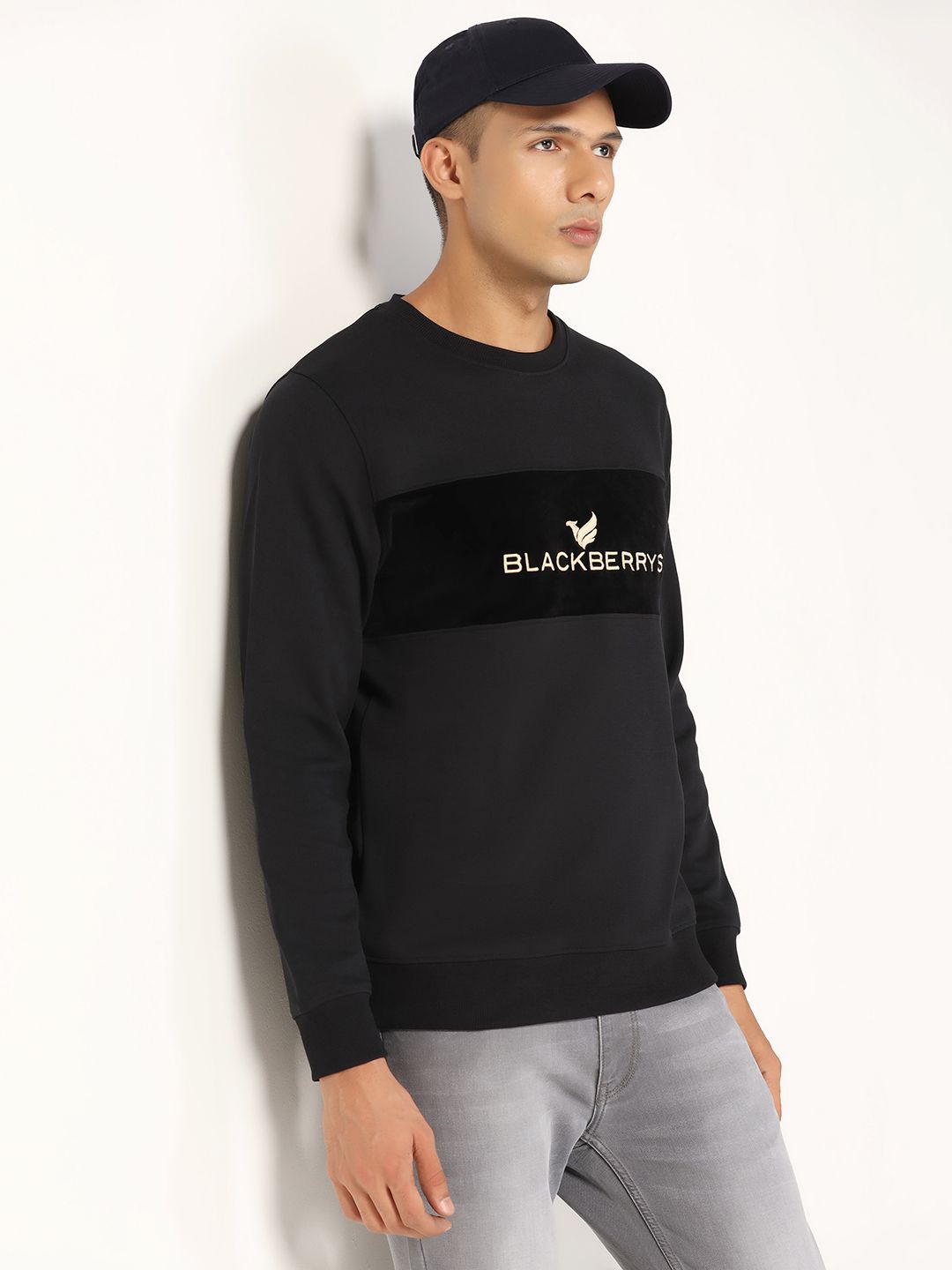 

Blackberrys Men Solid Sweatshirt, Black