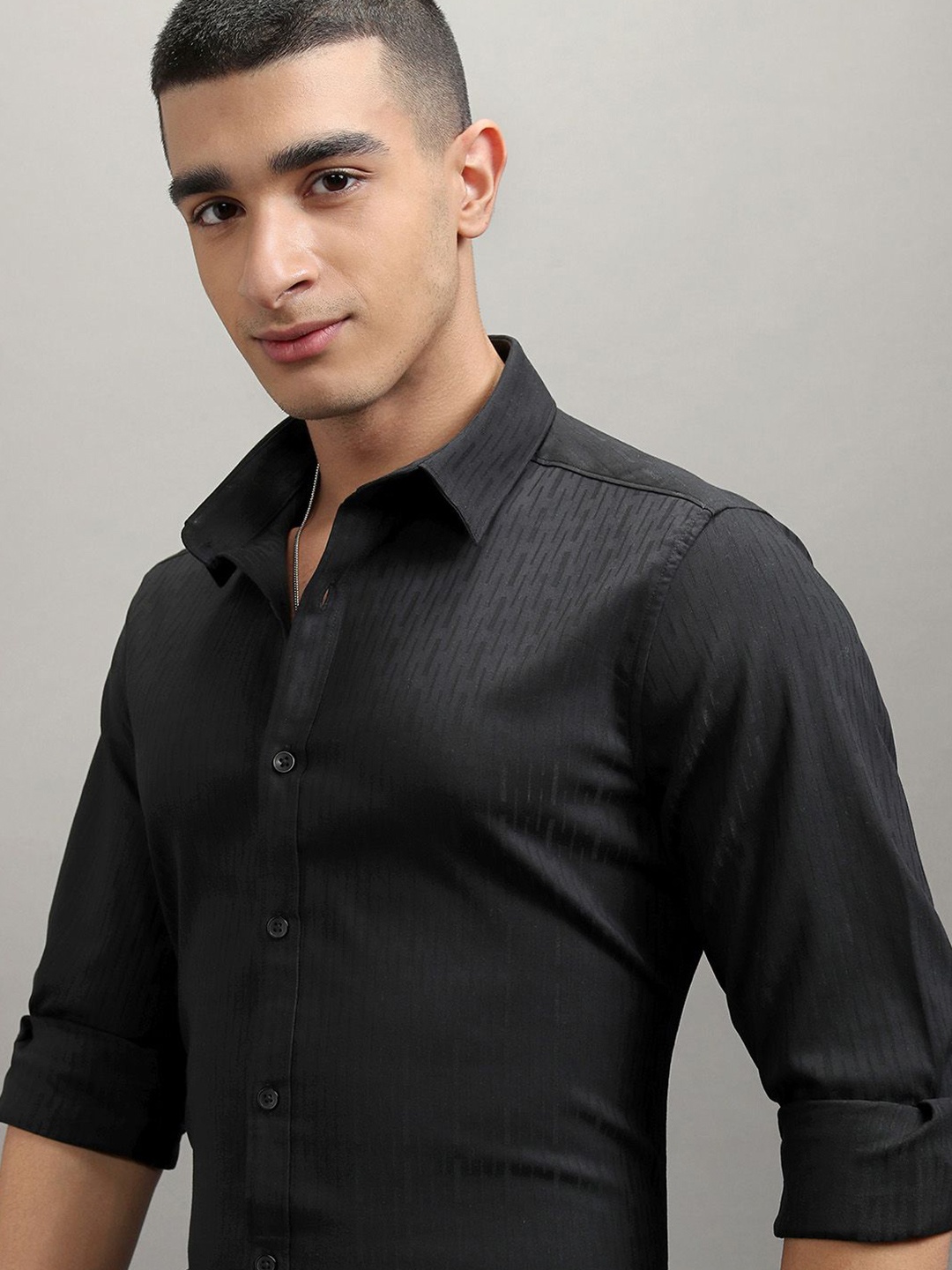 

HIGHLANDER Men Dobby Textured Solid Mui Occasion Shirt, Black