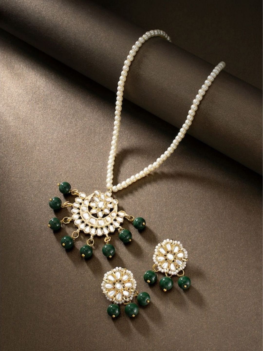 

I Jewels Gold-Plated Kundan Studded & Beaded Necklace and Earrings