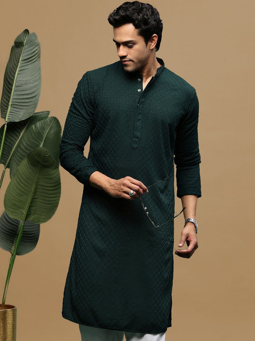 

Sanwara Ethnic Motifs Embroidered Chikankari Cotton Straight Kurta, Green