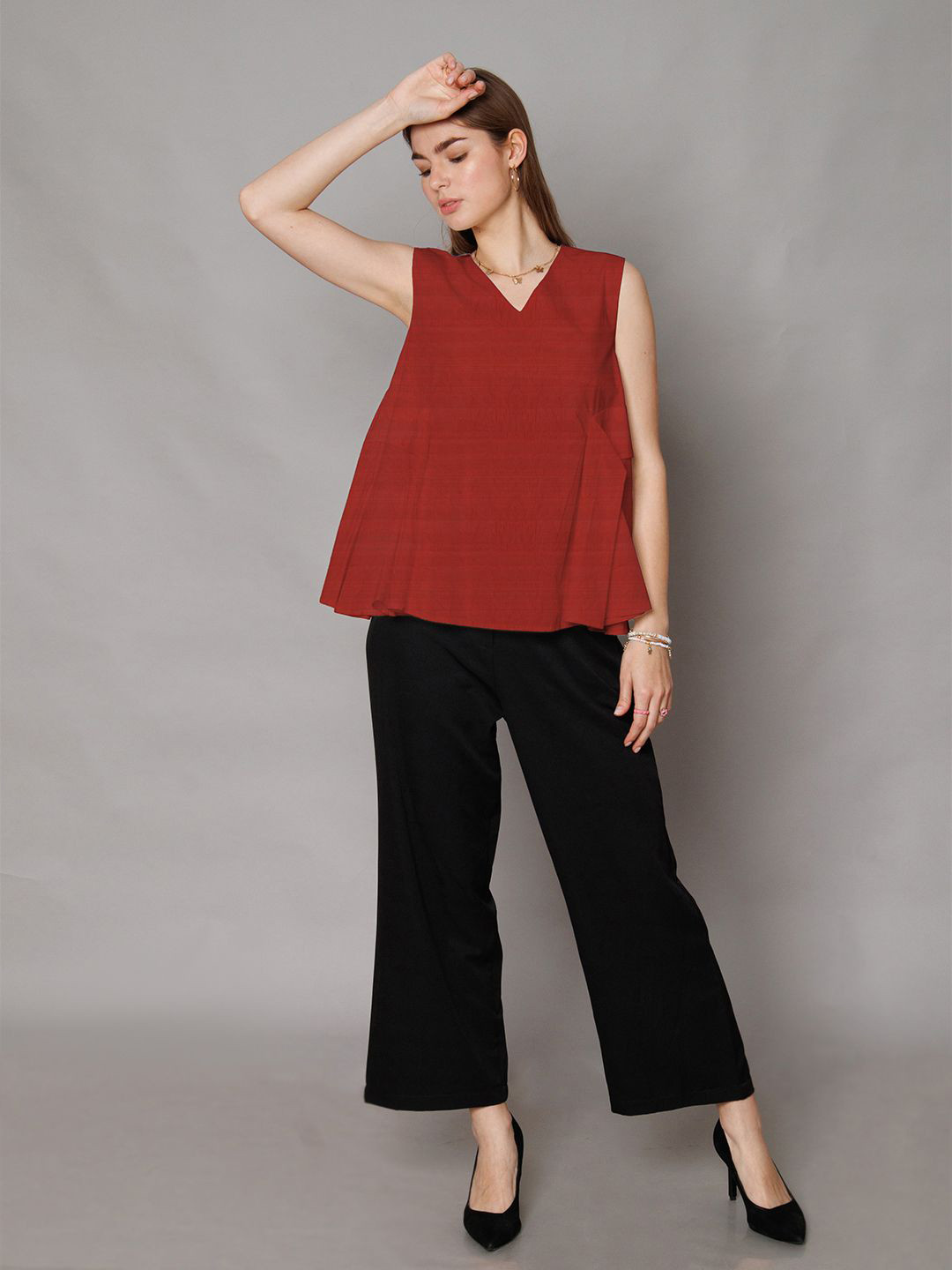 

Zink London Women Solid V-Neck Top, Brown