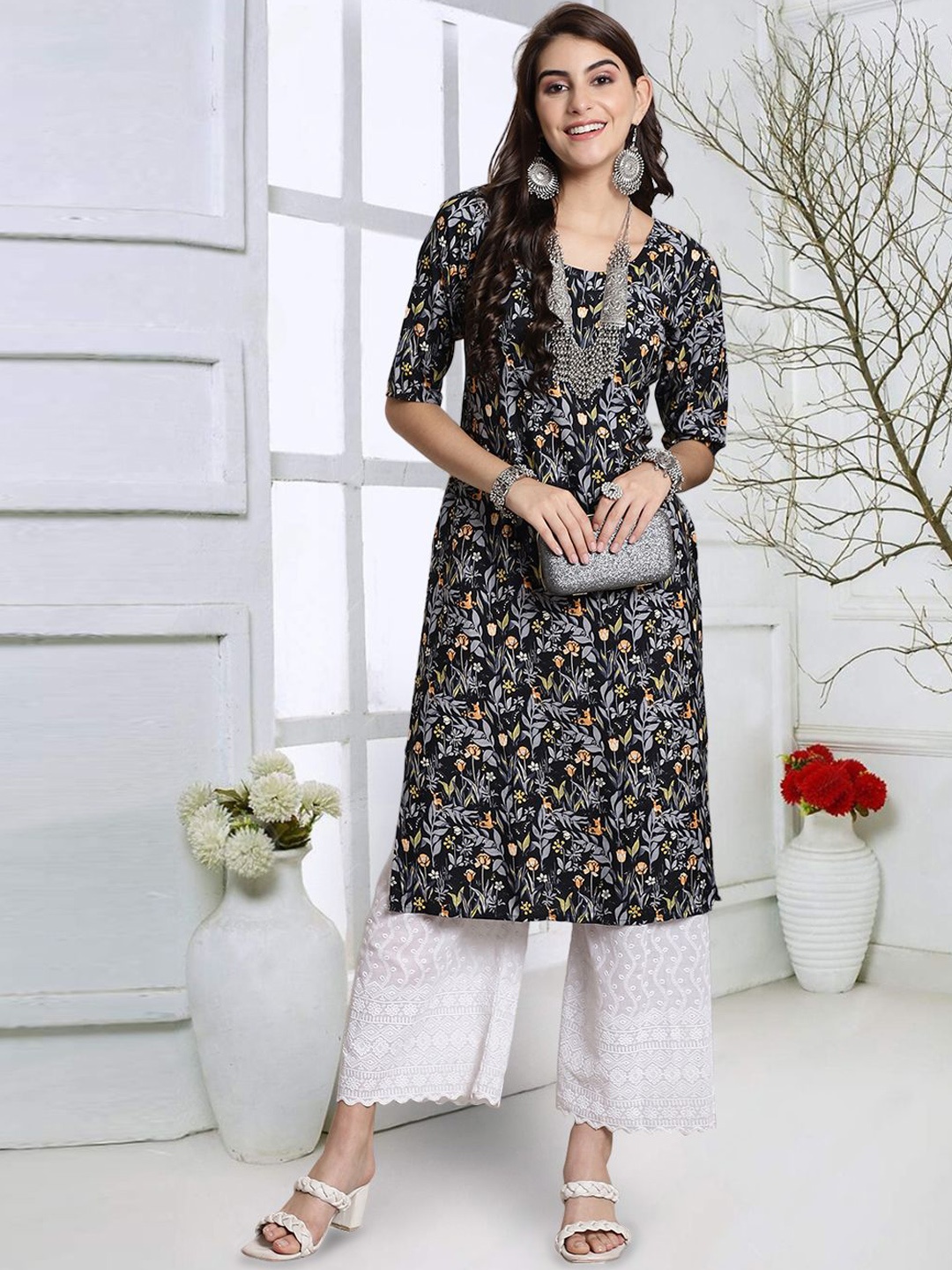 

7Threads Floral Printed Round Neck Straight Kurta, Black