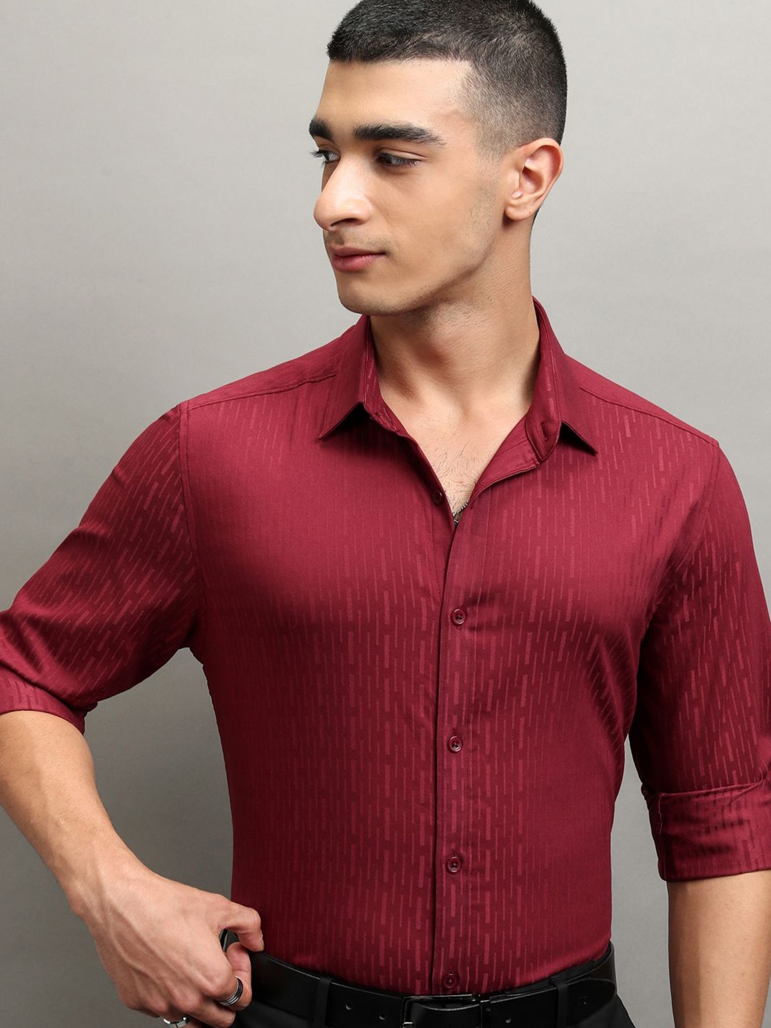 

HIGHLANDER Men Dobby Textured Solid Mui Occasion Shirt, Maroon