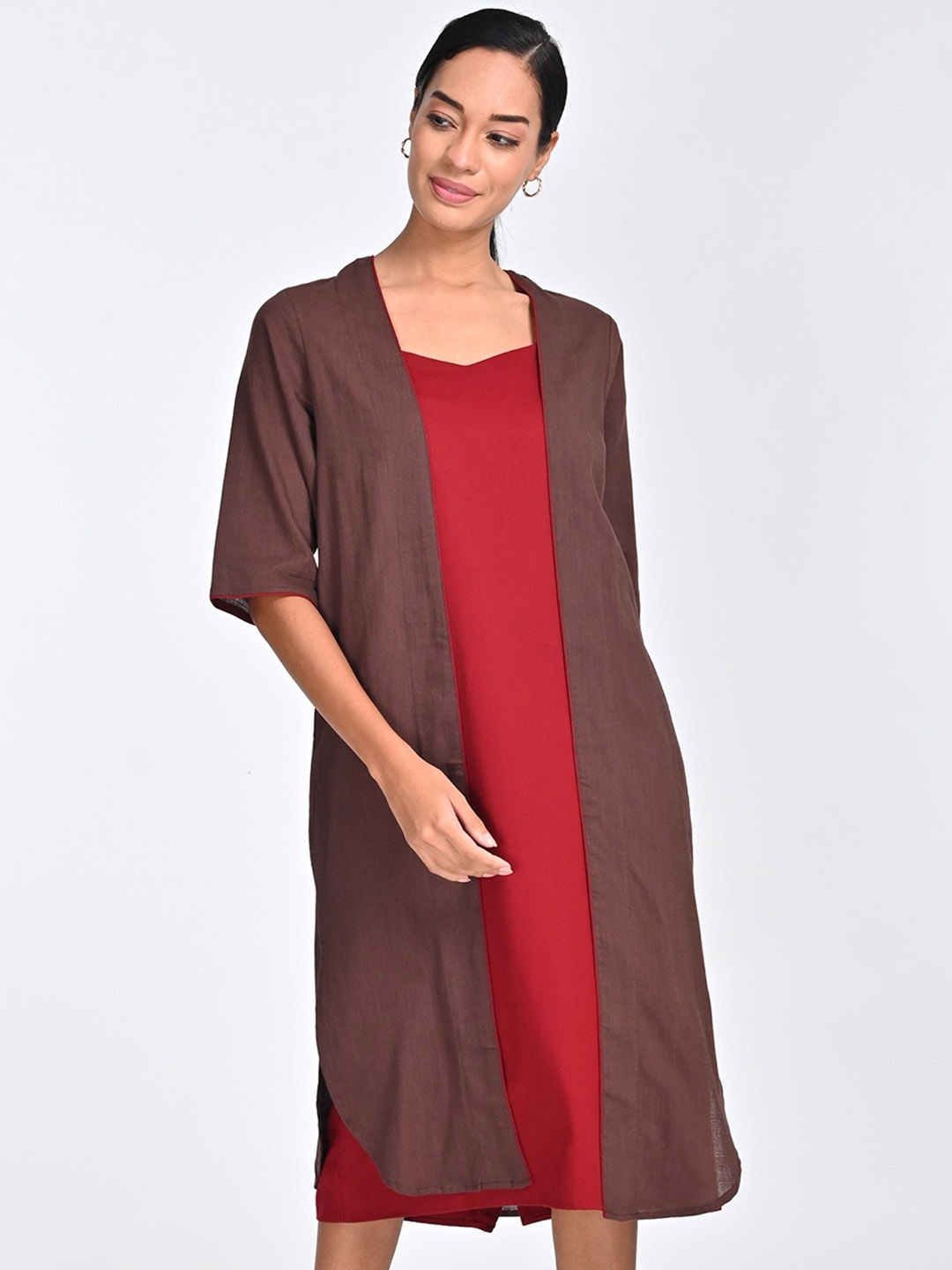 

Saltpetre Contrast Piping Organic Cotton Shrug, Coffee brown
