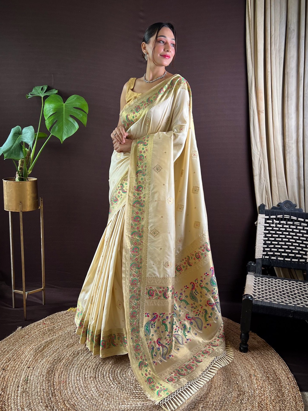 

Ekta Textiles Ethnic Motifs Zari Pure Silk Paithani Saree, Cream